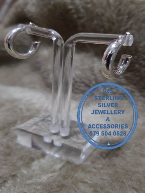 925 sterling Silver Earrings - Stunning  Hoops Rounded with Studs Price per 1 pair of earrings Hoop diameter  20mm All prices excludes national nominal door-to-door delivery fee Although some earrings might be similar size price is determined on weight as well as manufacturer although all our products are manufactured from the best quality 925 Sterling Silver.