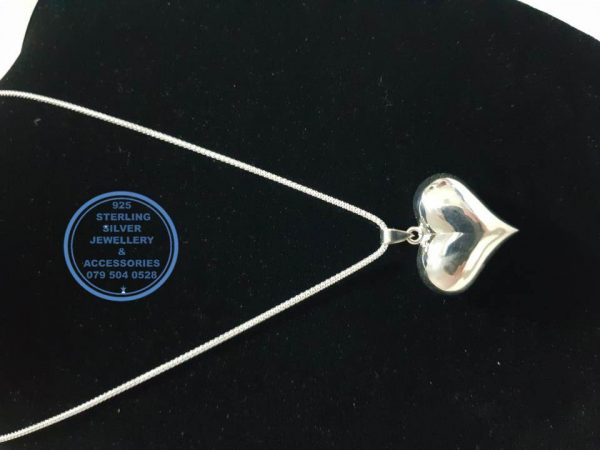 925 sterling Silver Pendant - Showstopper Large heart pendant - Stunning!! Price per 1 pendant Price excludes chain 25 mm left to right diameter All prices excludes national nominal door-to-door delivery fee