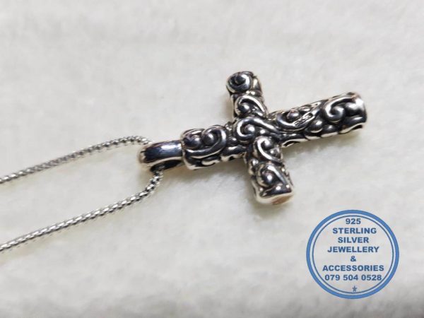 925 sterling Silver Pendant - Showstopper filled cross with filigree  detail  pendant   - Stunning!! Price per 1 pendant Price excludes chain 35mm top to bottom diameter All prices excludes national nominal door-to-door delivery fee