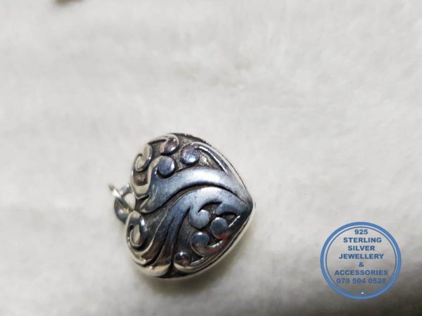925 sterling Silver Pendant - Showstopper Filled Heart filigree detail  pendant   - Stunning!! Price per 1 pendant Price excludes chain 28mm top to bottom diameter All prices excludes national nominal door-to-door delivery fee