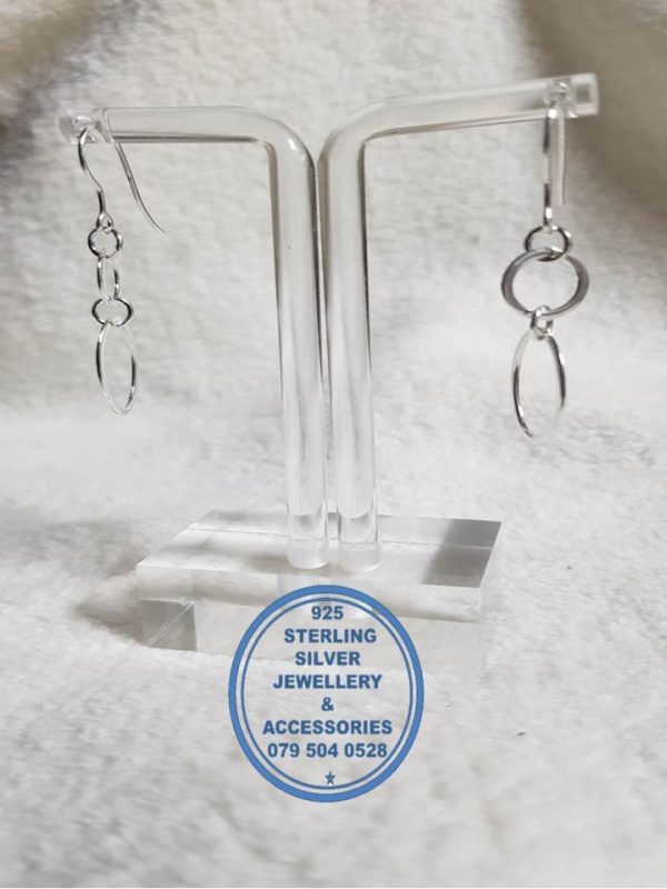 925 sterling Silver Earrings - Oval Love Dangle Earring Price per 1 pair of earrings All prices excludes national nominal door-to-door delivery fee Although some earrings might be similar size price is determined on weight as well as manufacturer although all our products are manufactured from the best quality 925 Sterling Silver.