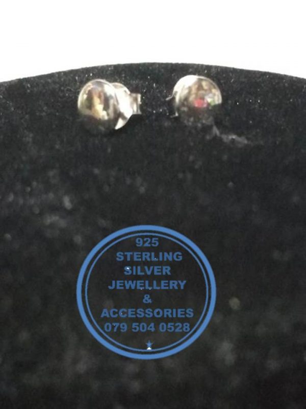 925 Sterling Silver Earring - Stunning Silver Round Flat Stud Earrings  - 1 pair  Prices Excludes National delivery to your door at a nominal fee.