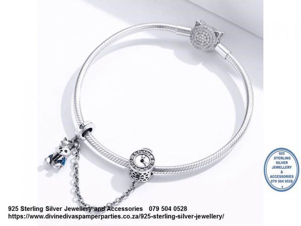 925 Sterling Silver Enamel  Detail Alice In Wonderland Bunny Clock  Safety Chain. Pandora Compatible