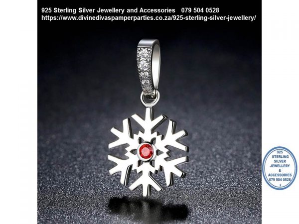 925 Sterling Silver  Dangle Snowflake Christmas Charm. Pandora Compatible