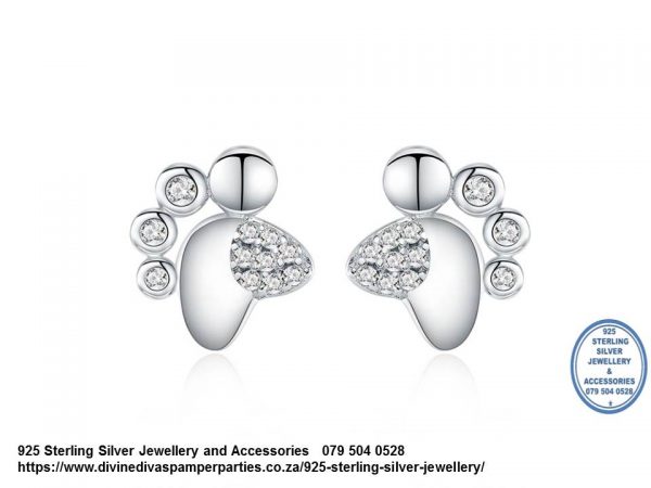 925 Sterling Silver Earrings Studs Paw Prints with cubic Detail 