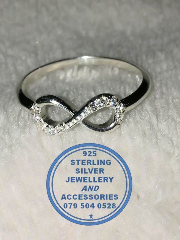 "925 Sterling Silver Infinity ring with cubic detail half infinity part"