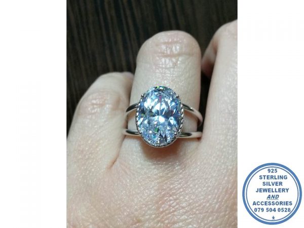925 Sterling Silver Large Oval Statement Cubic Ring with 2 smooth bands running down sides 