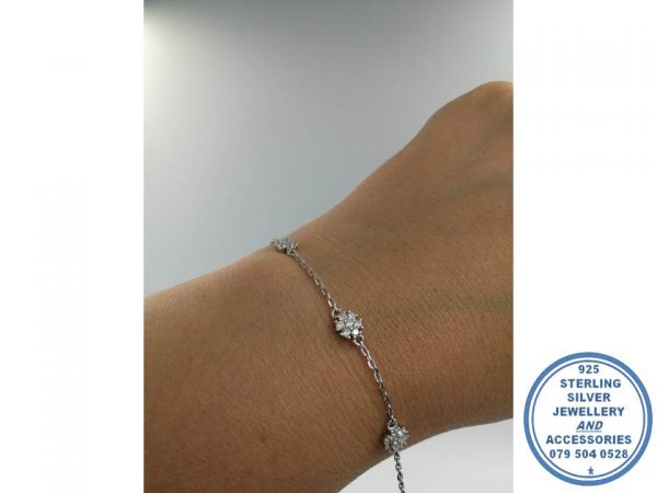 925 Sterling Silver Cubic Flower Charm Bracelet 19cm
