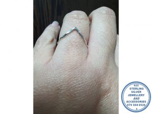 "925 Sterling Silver Beaten Effect V Shape Stack Ring "