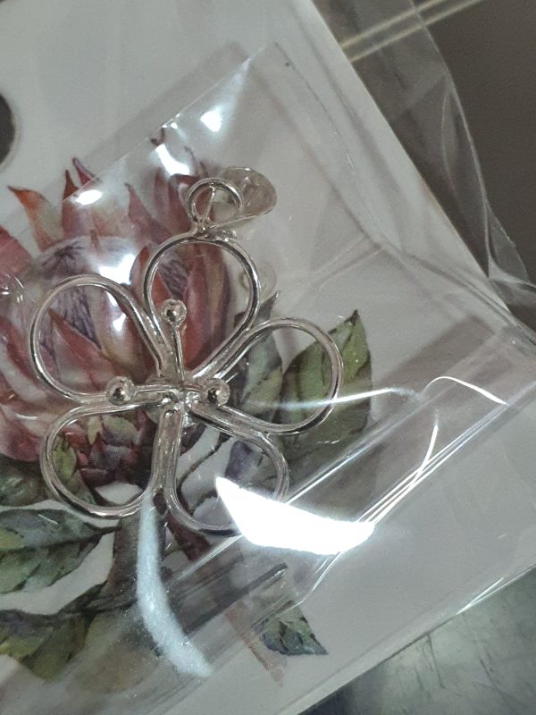 925 Sterling Silver Wire Flower Pendant
