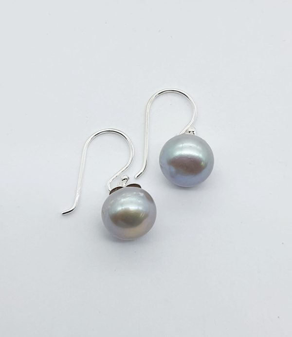 925 Sterling Silver Hook in Pearl Earrings Greyish